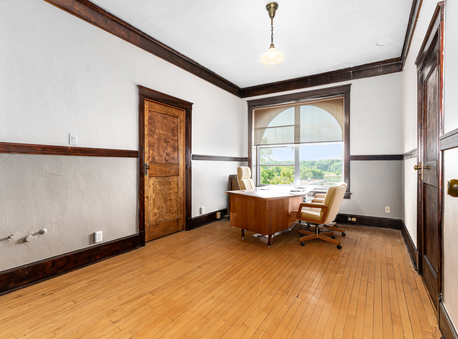 628 Columbus Street Property Photo 6
