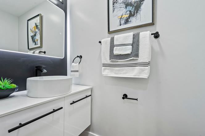 6613 S Langley Avenue 1 Property Photo 6