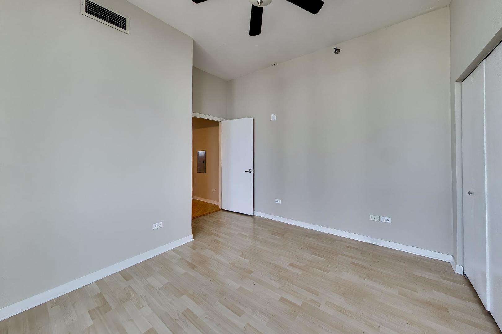 1600 S Indiana Avenue 1301 Property Photo 15