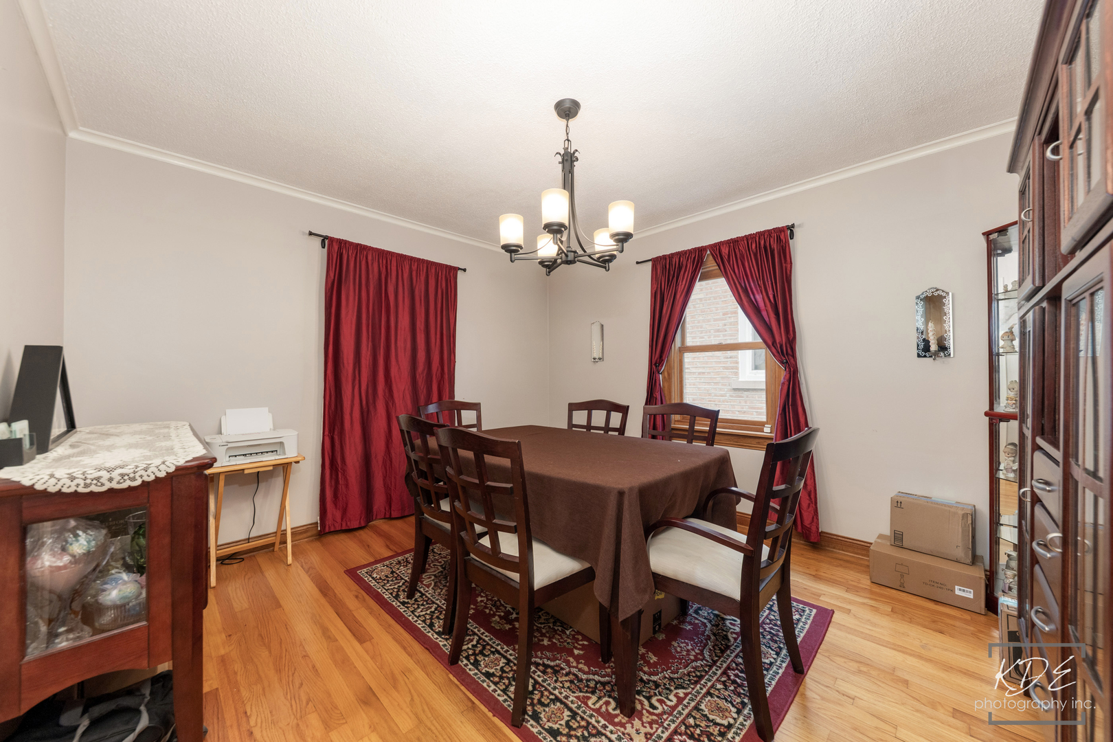 5915 W Roscoe Street Property Photo 4