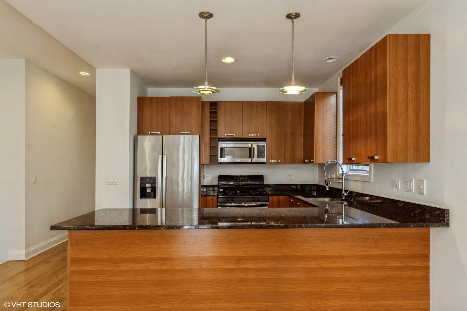 4012 S Indiana Avenue Property Photo 5