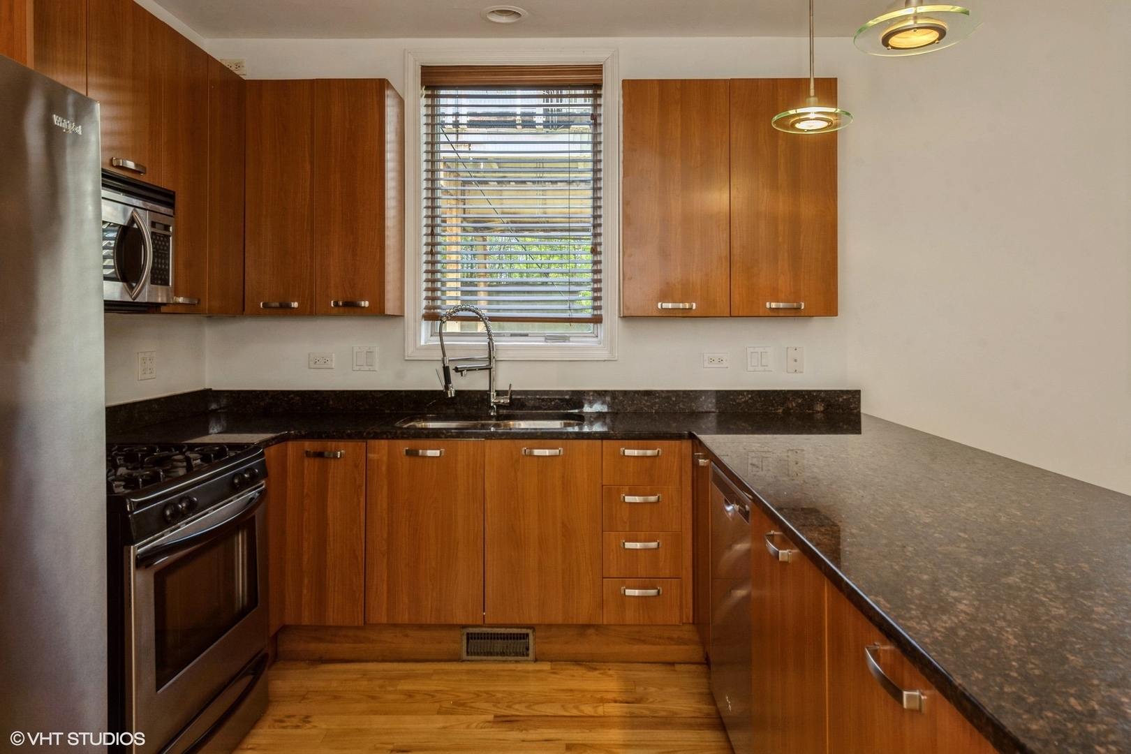 4012 S Indiana Avenue Property Photo 6