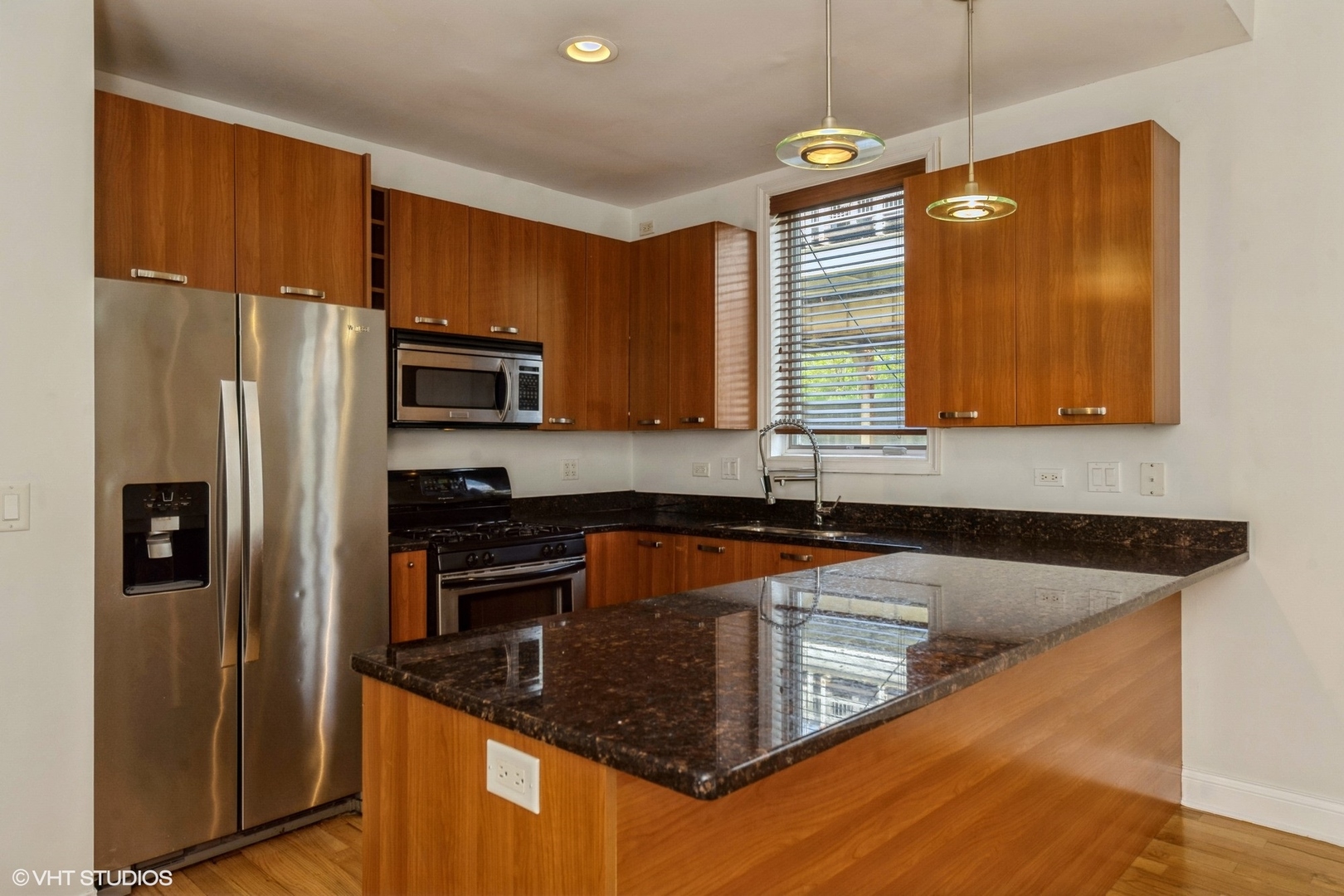 4012 S Indiana Avenue Property Photo 8