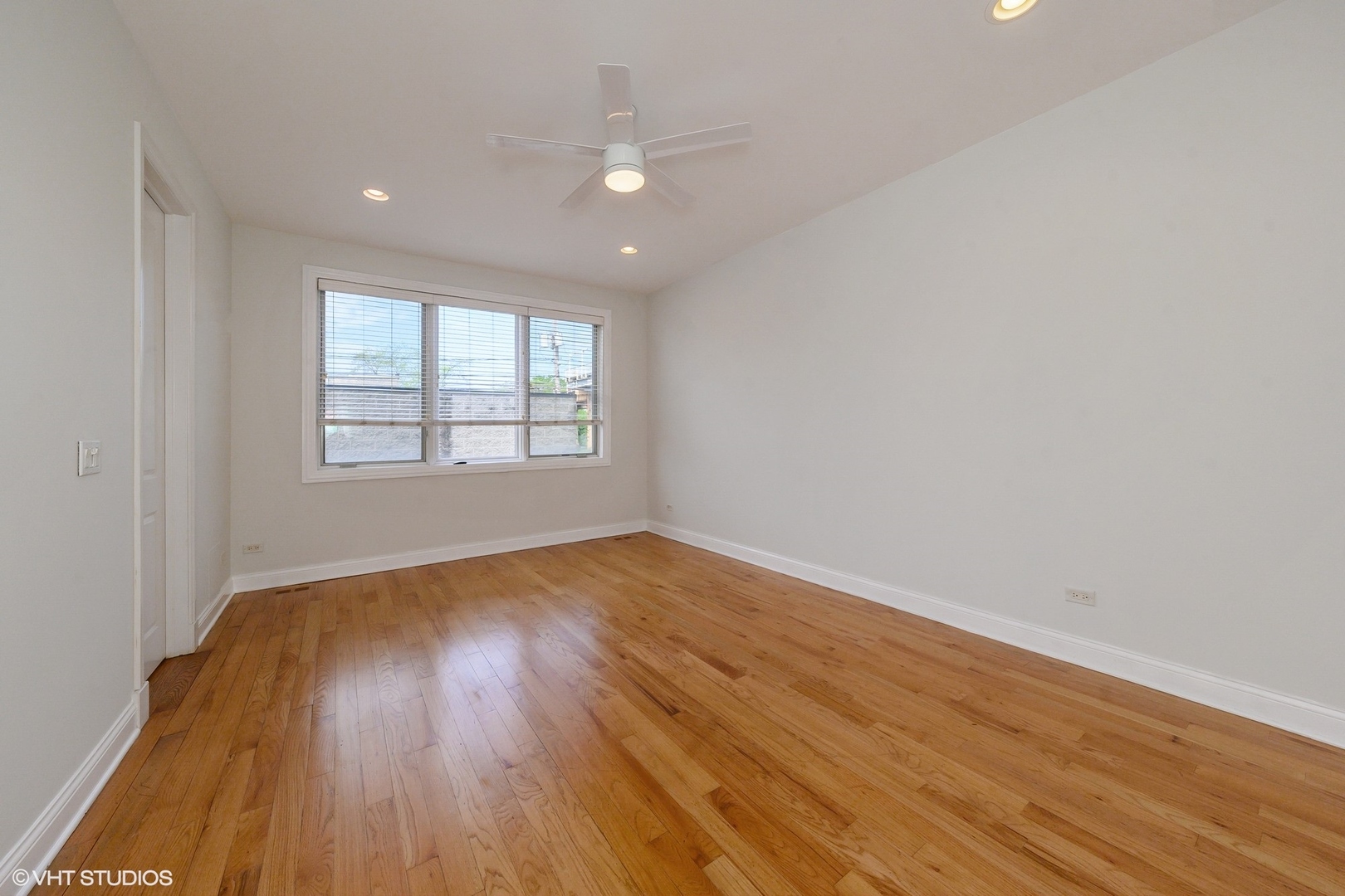 4012 S Indiana Avenue Property Photo 10