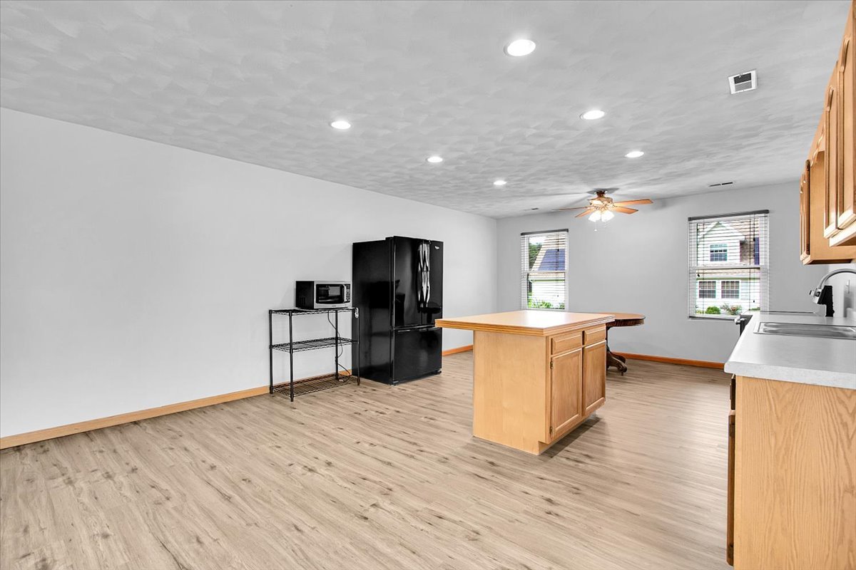 295 N 1st Avenue Property Photo 11