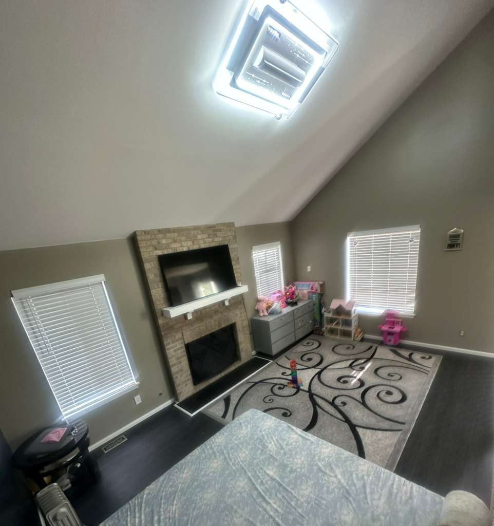 22102 W Plymouth Circle Property Photo 7
