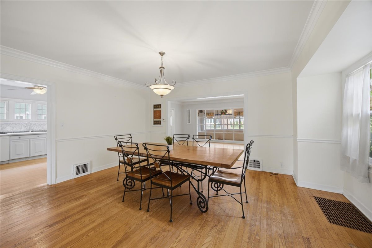 404 S Brainard Avenue Property Photo 7