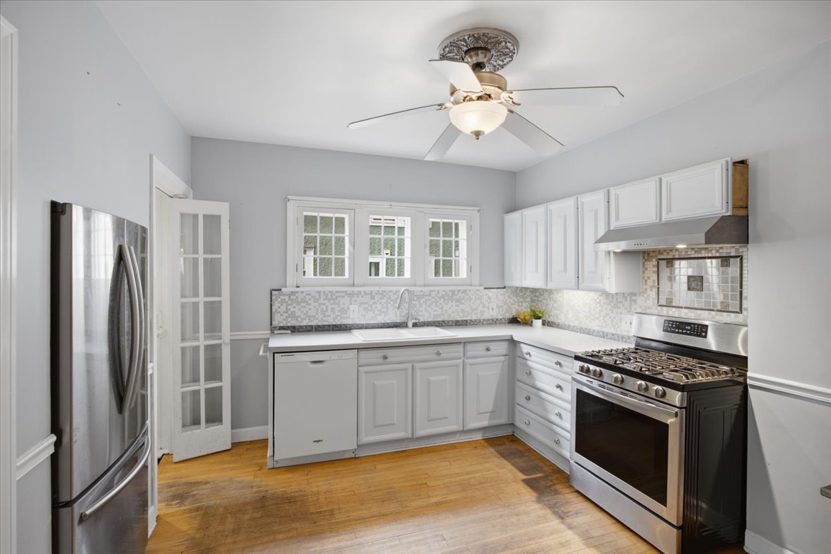 404 S Brainard Avenue Property Photo 10