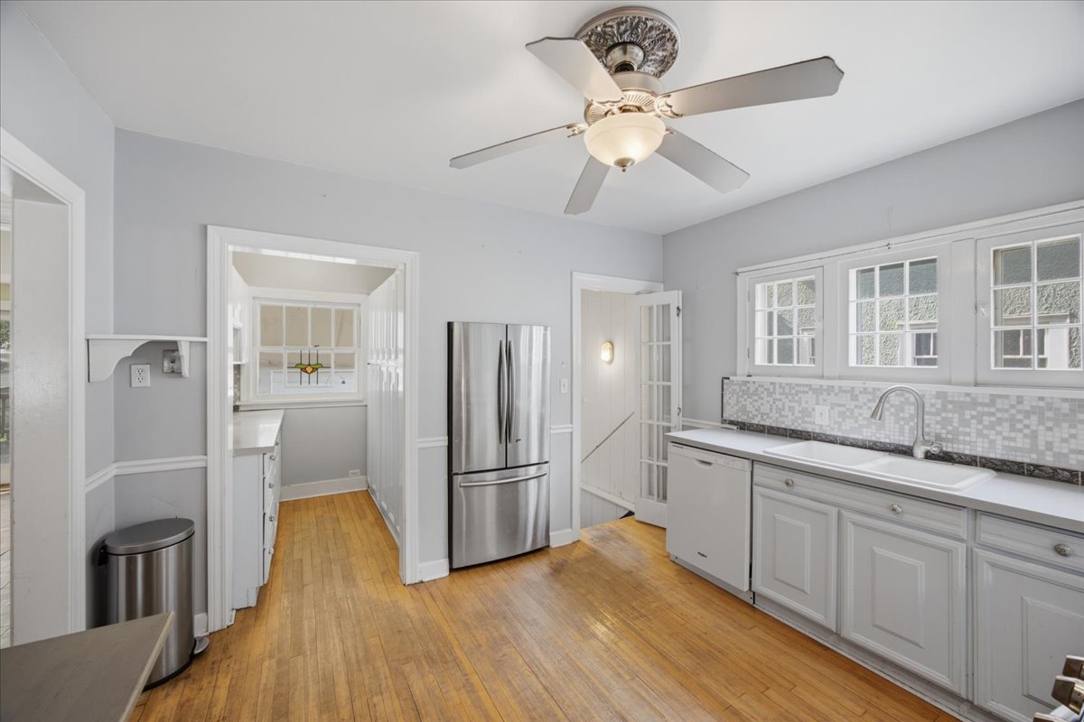 404 S Brainard Avenue Property Photo 12