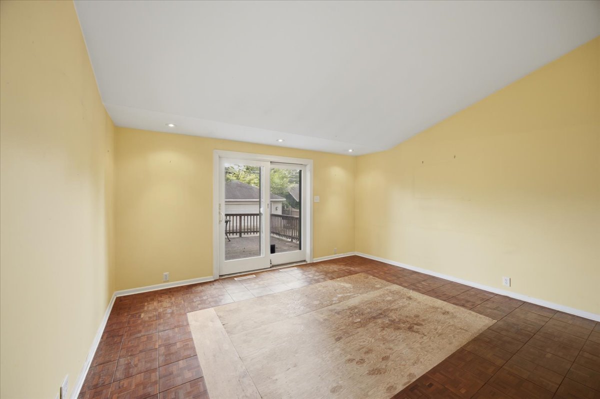 404 S Brainard Avenue Property Photo 13