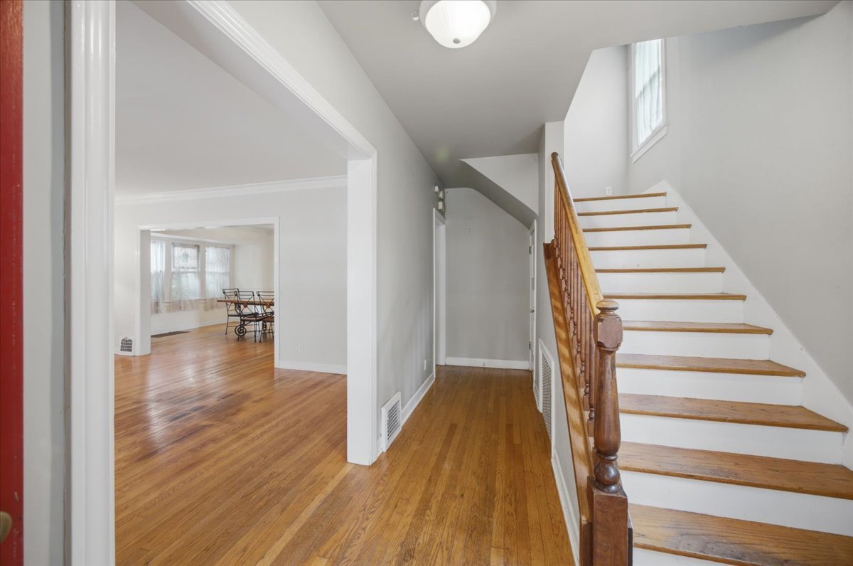 404 S Brainard Avenue Property Photo 17