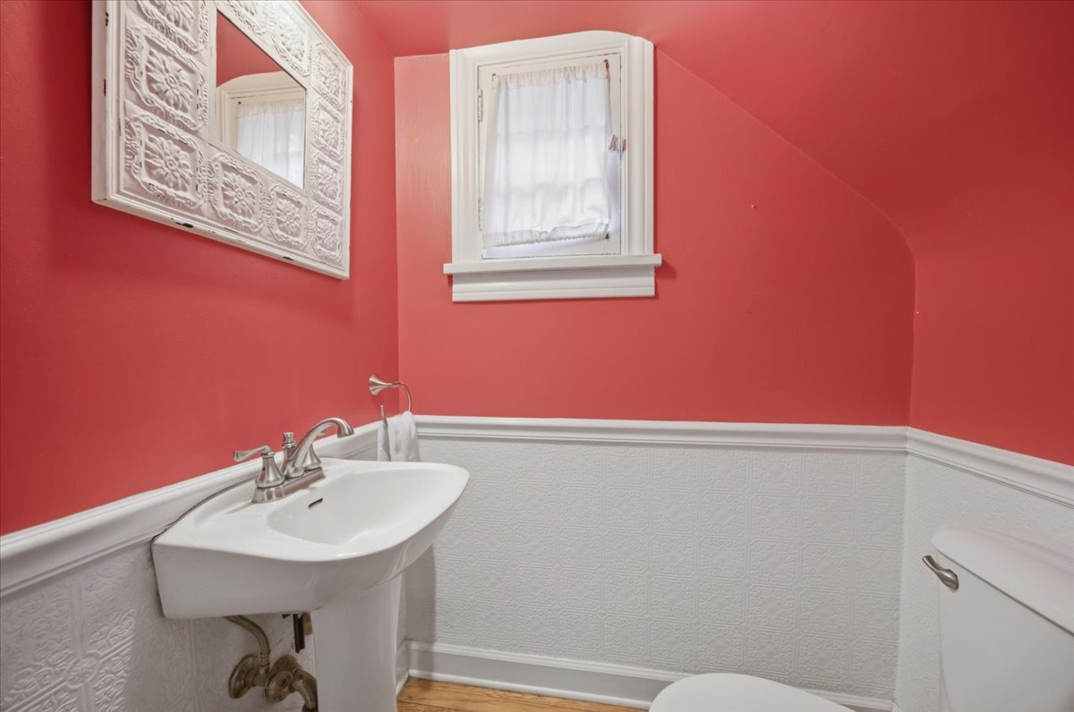 404 S Brainard Avenue Property Photo 18