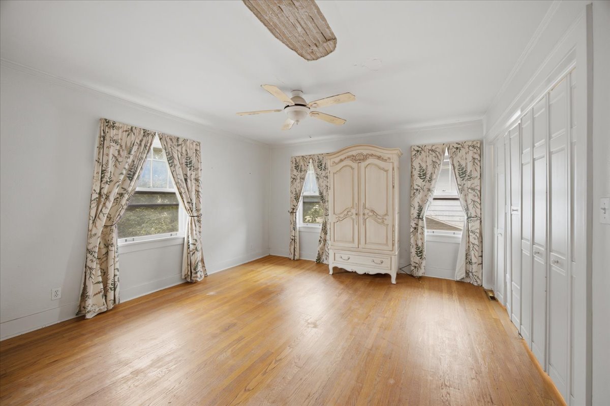 404 S Brainard Avenue Property Photo 19