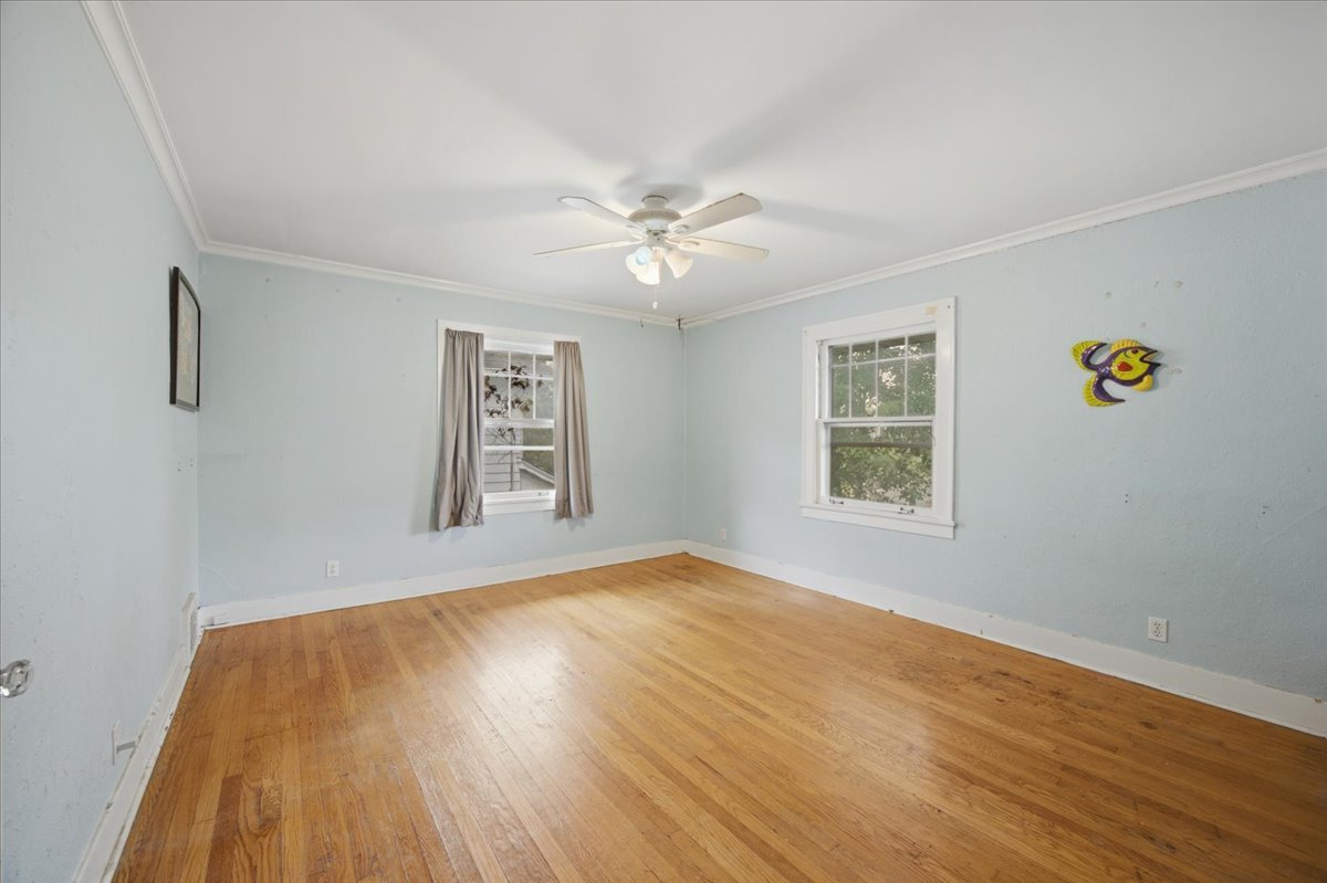 404 S Brainard Avenue Property Photo 21