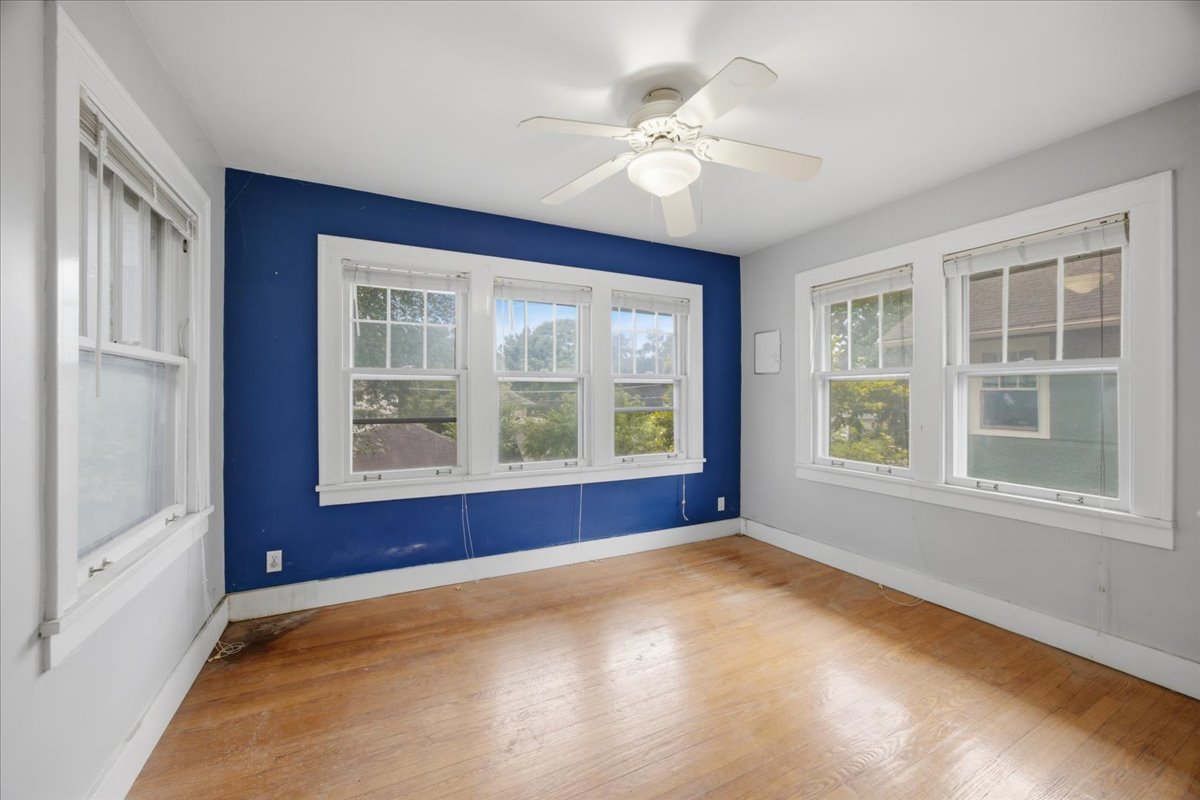 404 S Brainard Avenue Property Photo 23