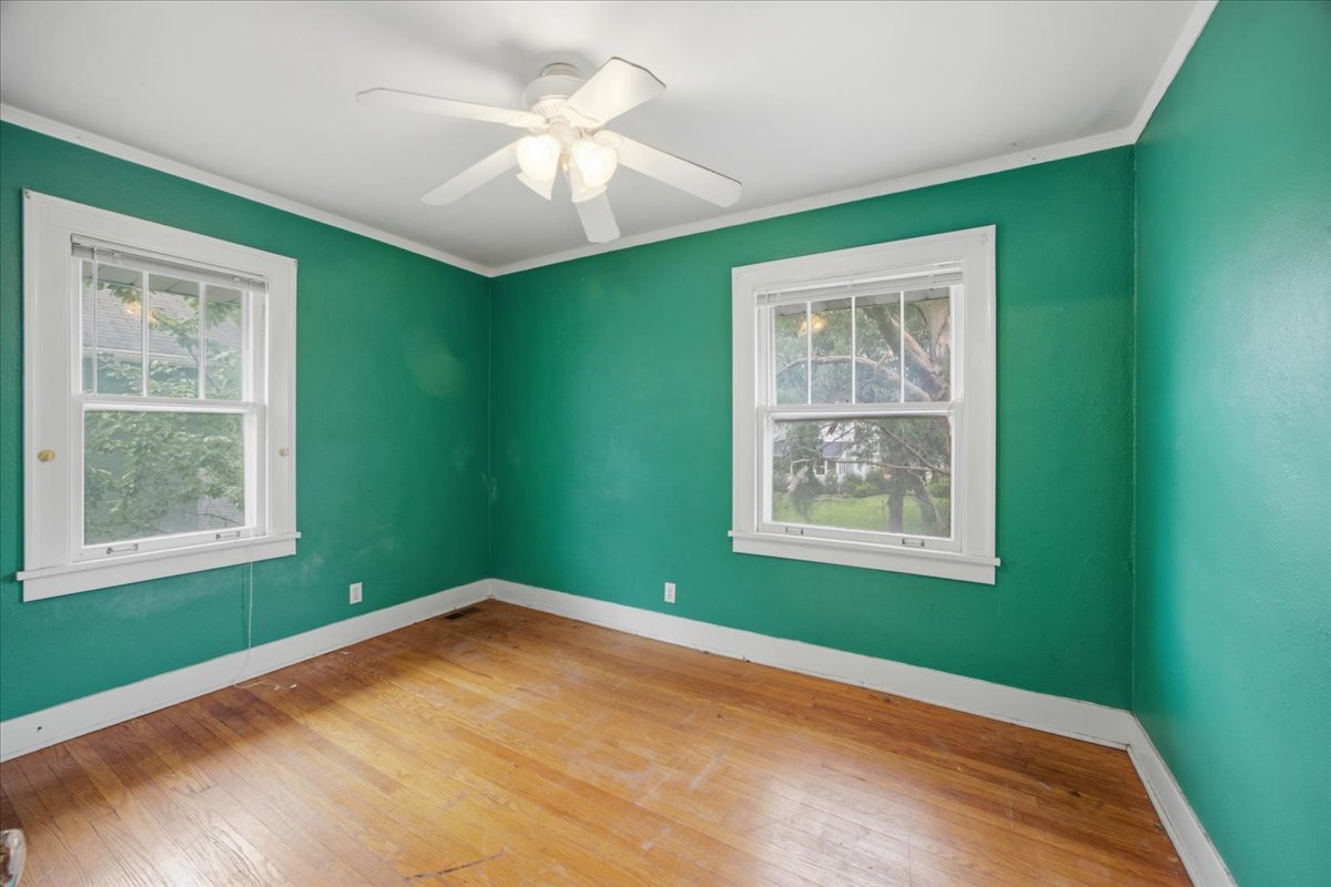 404 S Brainard Avenue Property Photo 24