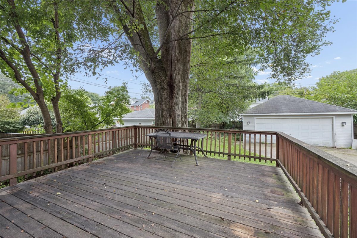 404 S Brainard Avenue Property Photo 27