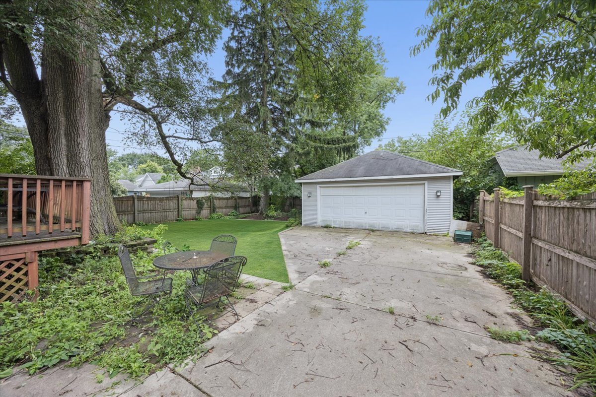 404 S Brainard Avenue Property Photo 29