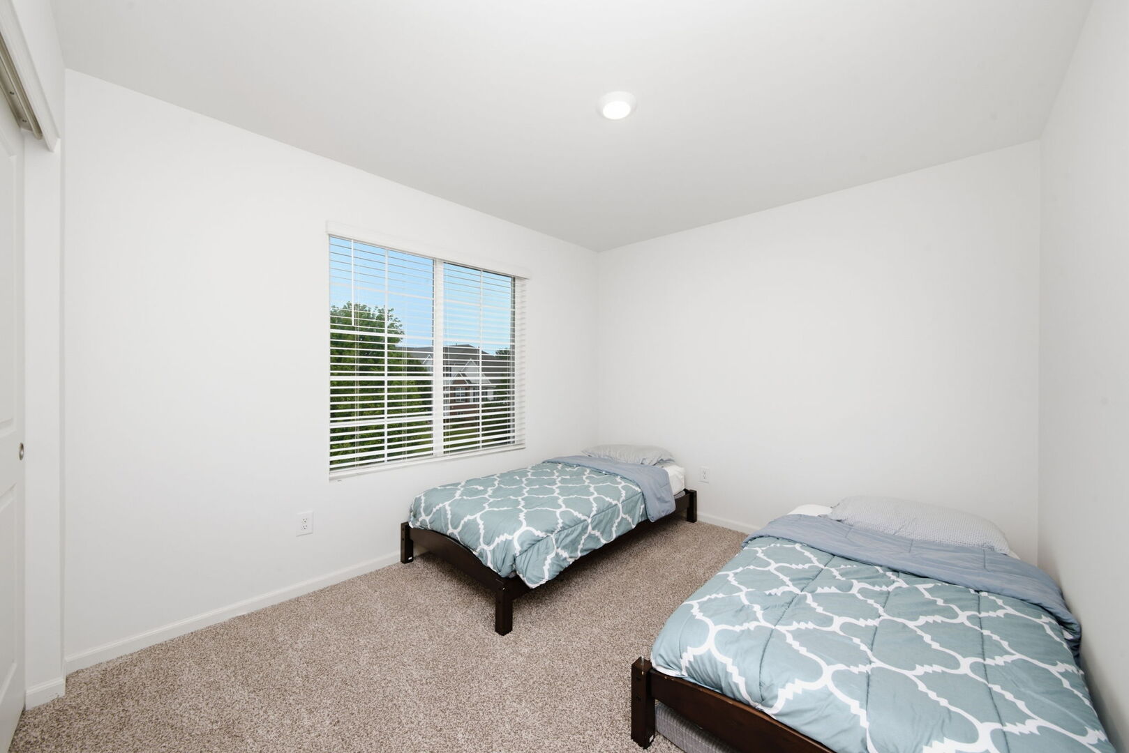 3739 Bissel Drive Property Photo 12