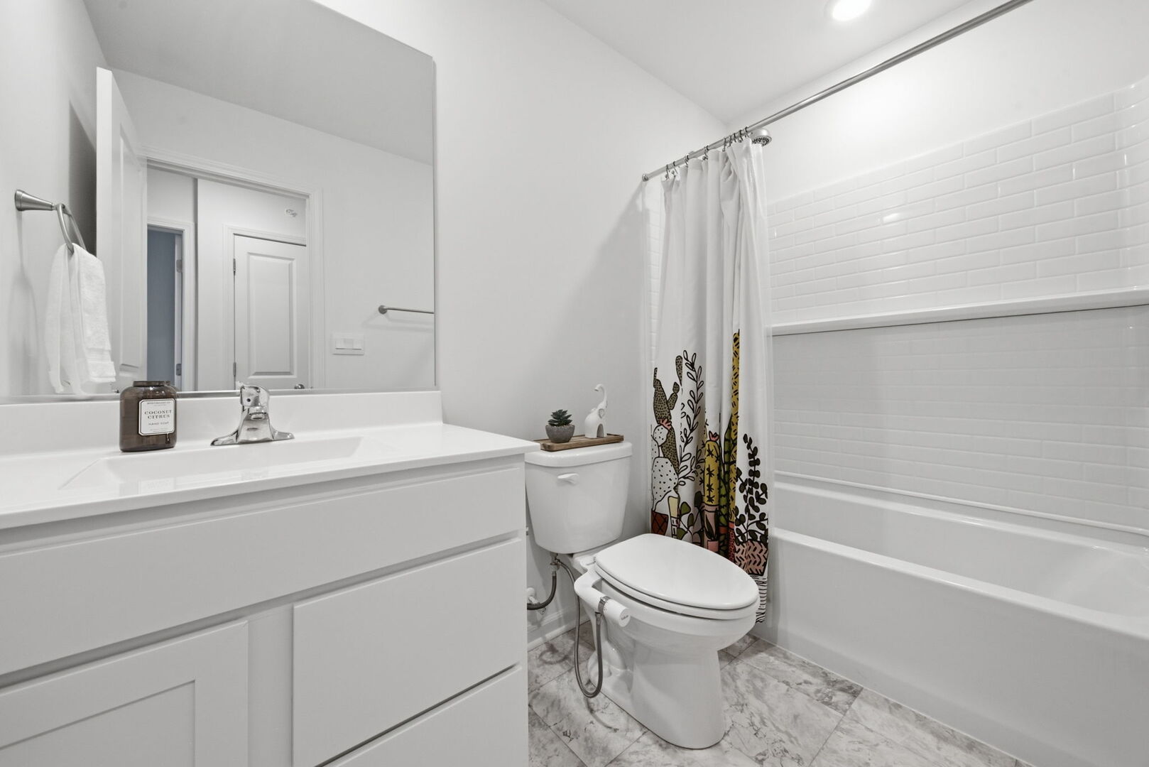 3739 Bissel Drive Property Photo 13