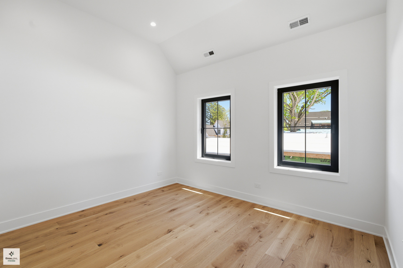 424 Forest Edge Drive Property Photo 26