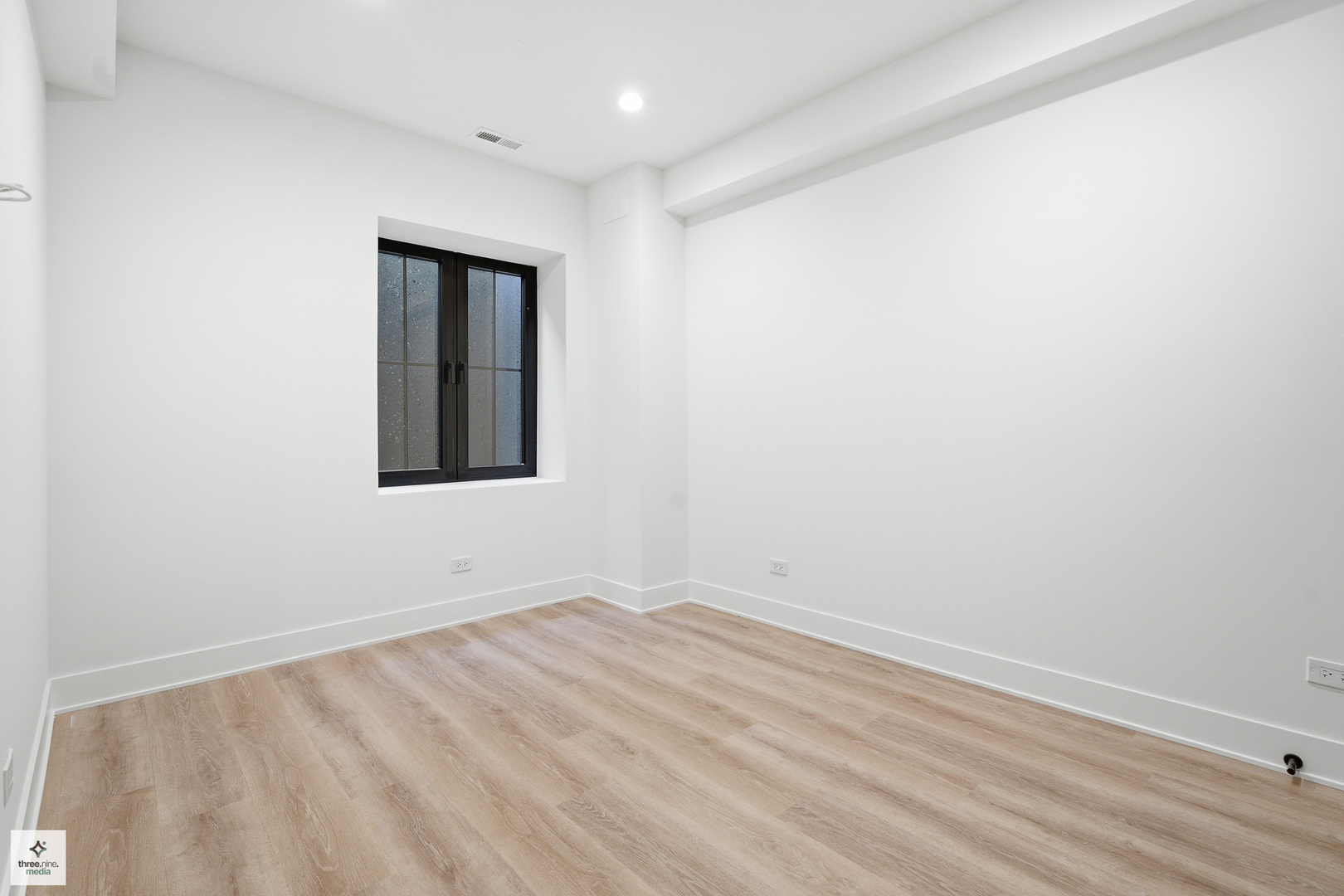 424 Forest Edge Drive Property Photo 39