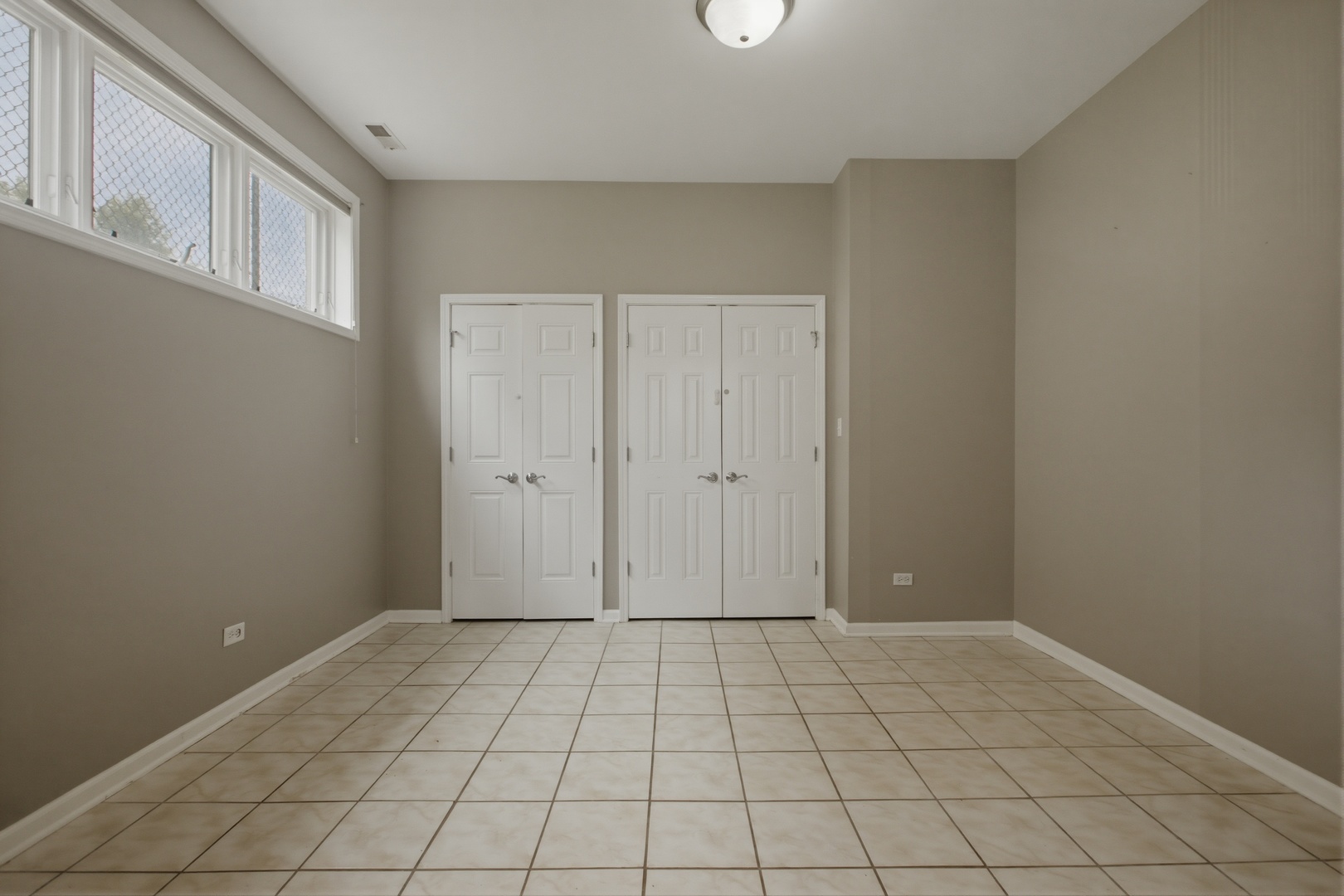 2539 W Warren Boulevard 1 Property Photo 13