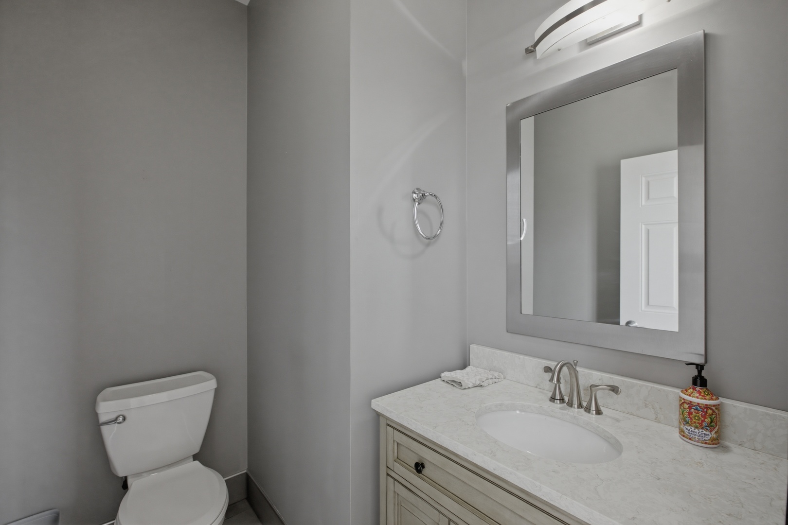 2539 W Warren Boulevard 1 Property Photo 16