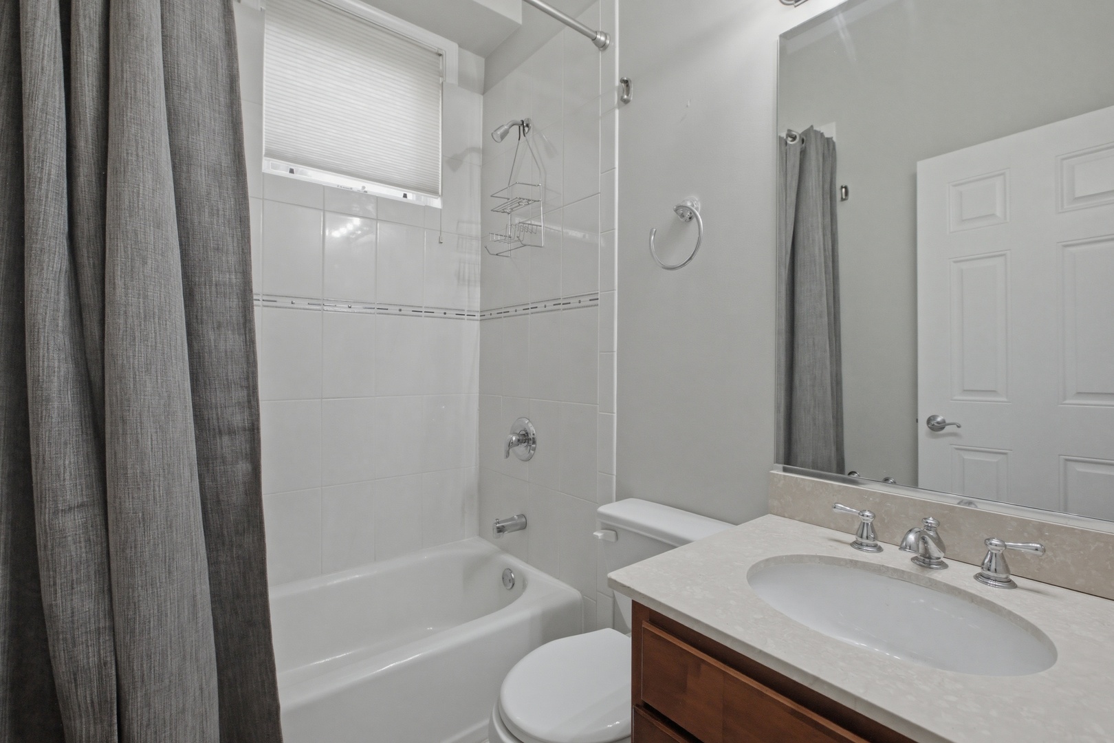 2539 W Warren Boulevard 1 Property Photo 18