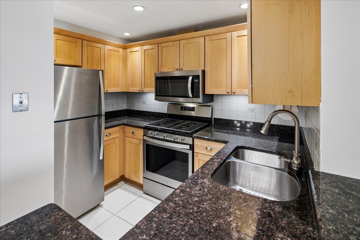 7707 W Irving Park Road 308 Property Photo 9