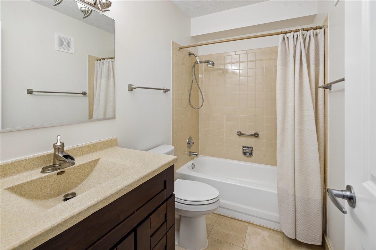 7707 W Irving Park Road 308 Property Photo 17