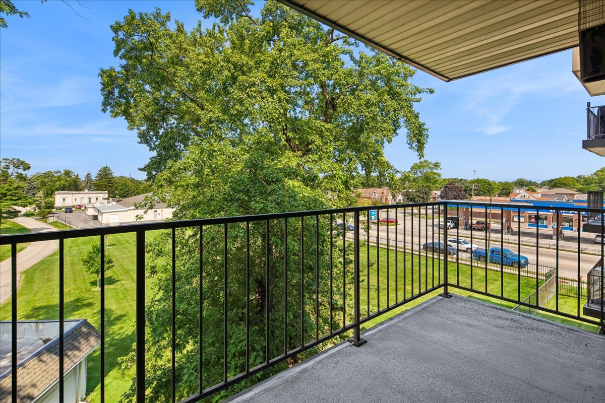 7707 W Irving Park Road 308 Property Photo 19