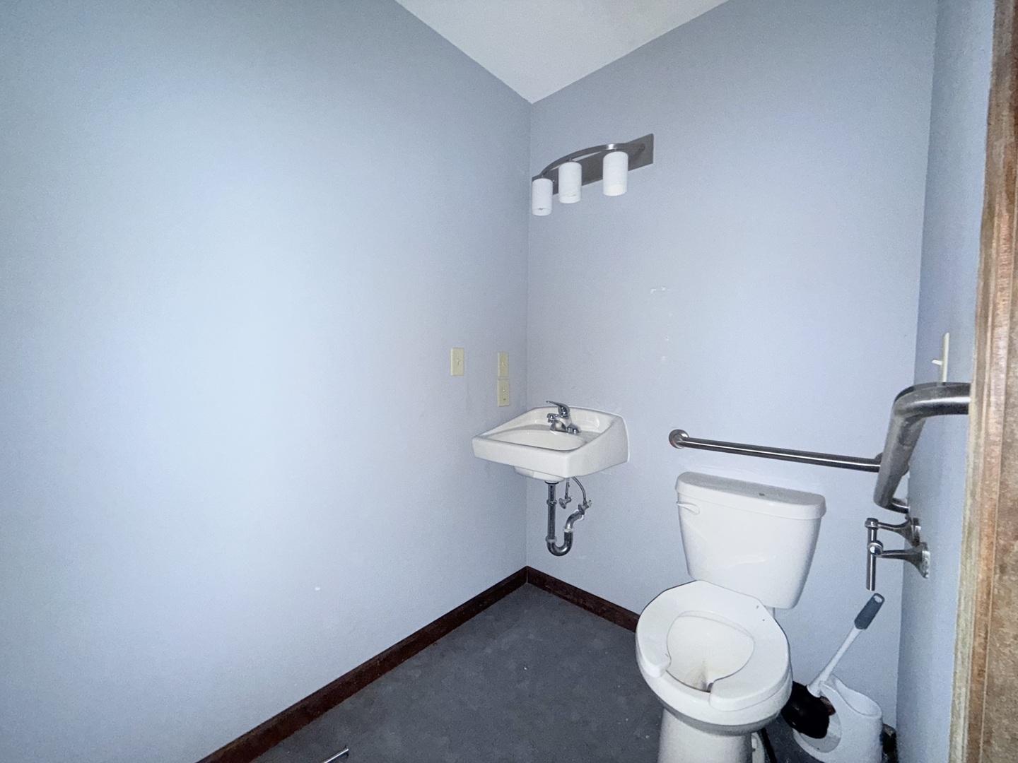 1 S Main Street 3 Property Photo 9