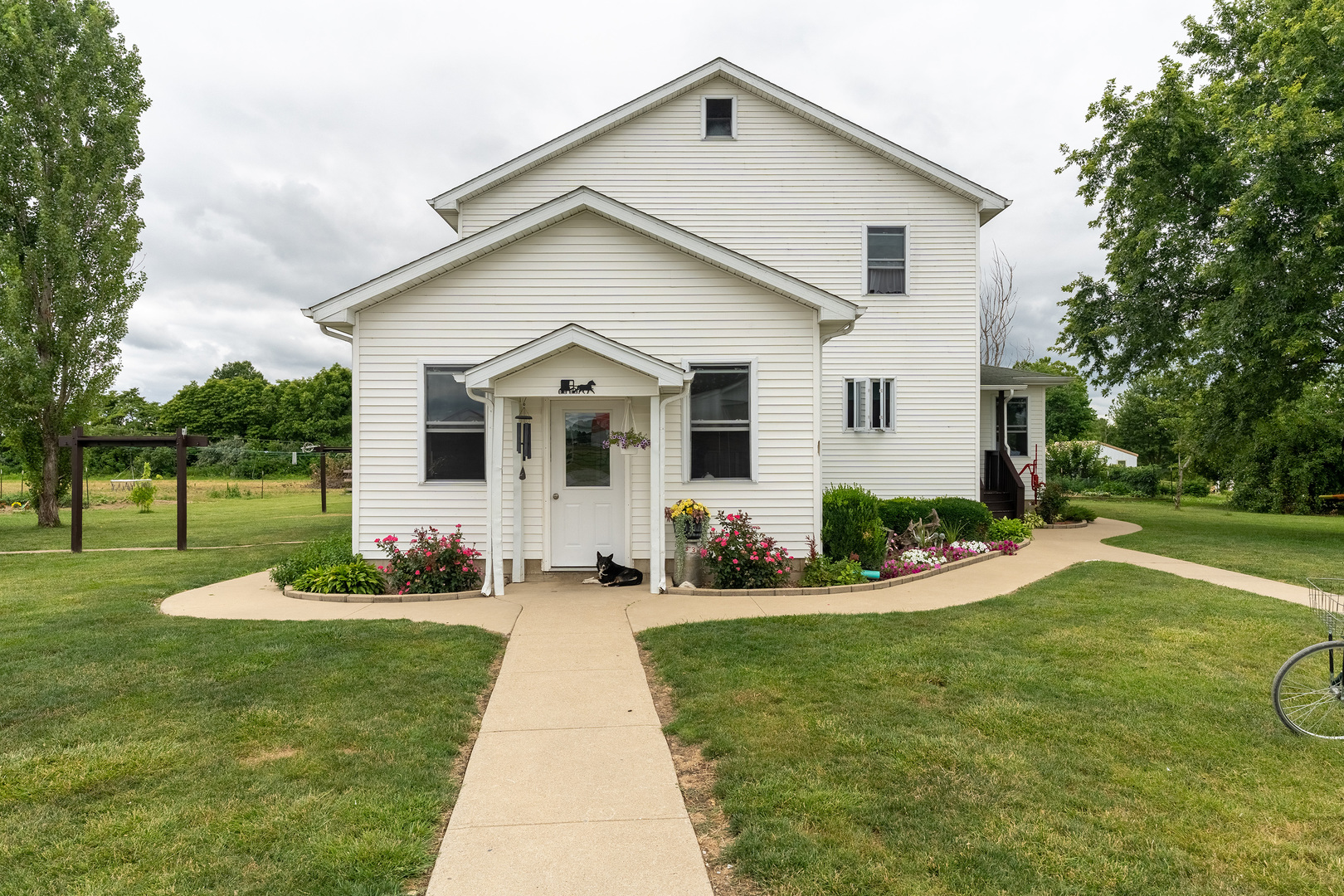17057 E Saddle Club Road Property Photo 4