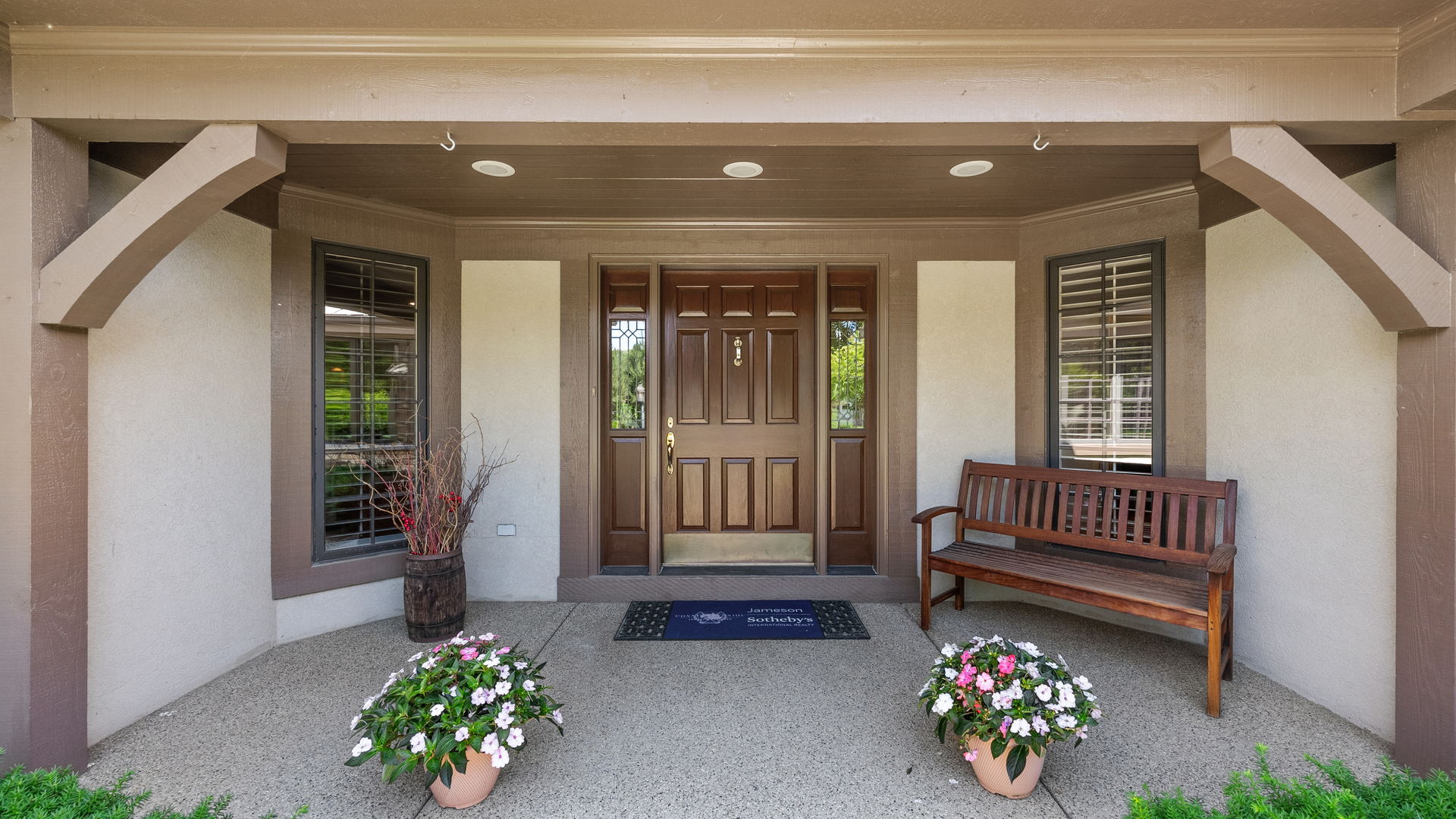 18 S Wynstone Drive Property Photo 6