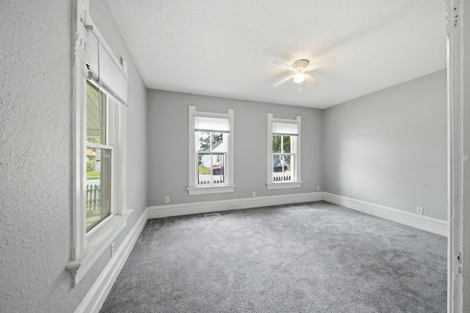 2708 7th Avenue Property Photo 3