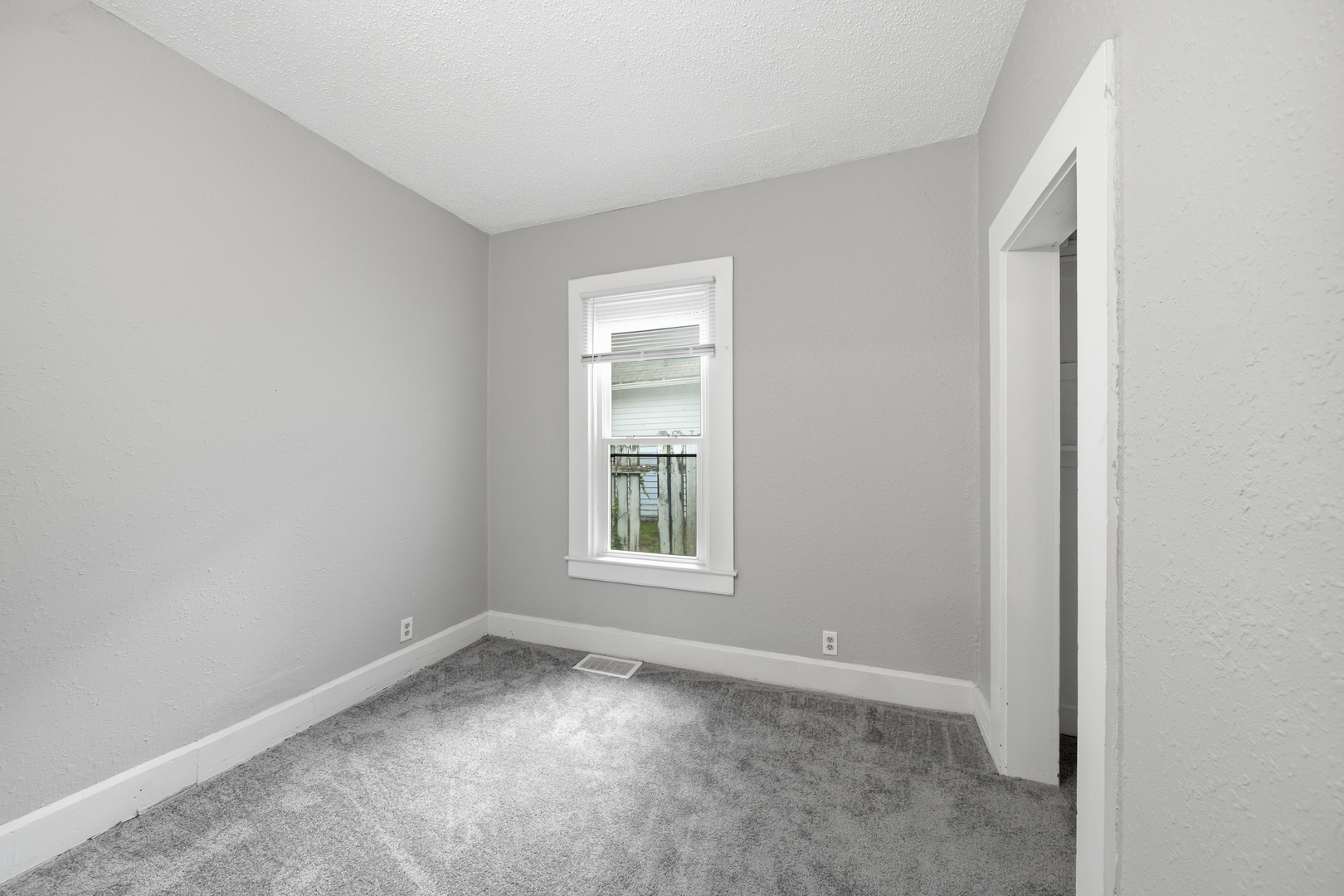 2708 7th Avenue Property Photo 6