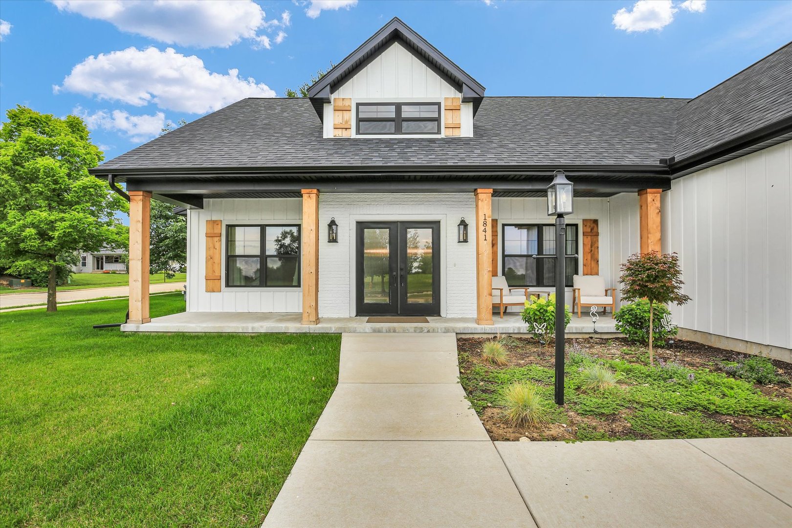 1841 S Stone Creek Boulevard Property Photo 1
