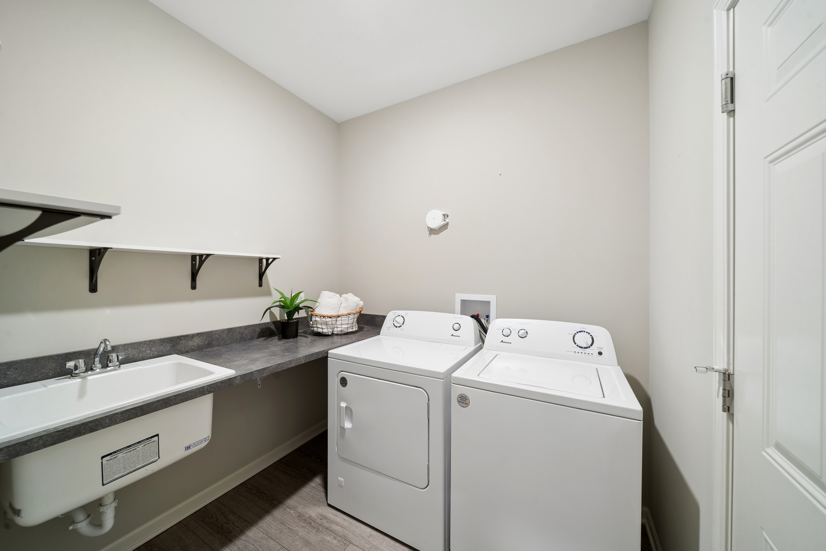 807 Alexandra Lane Property Photo 13