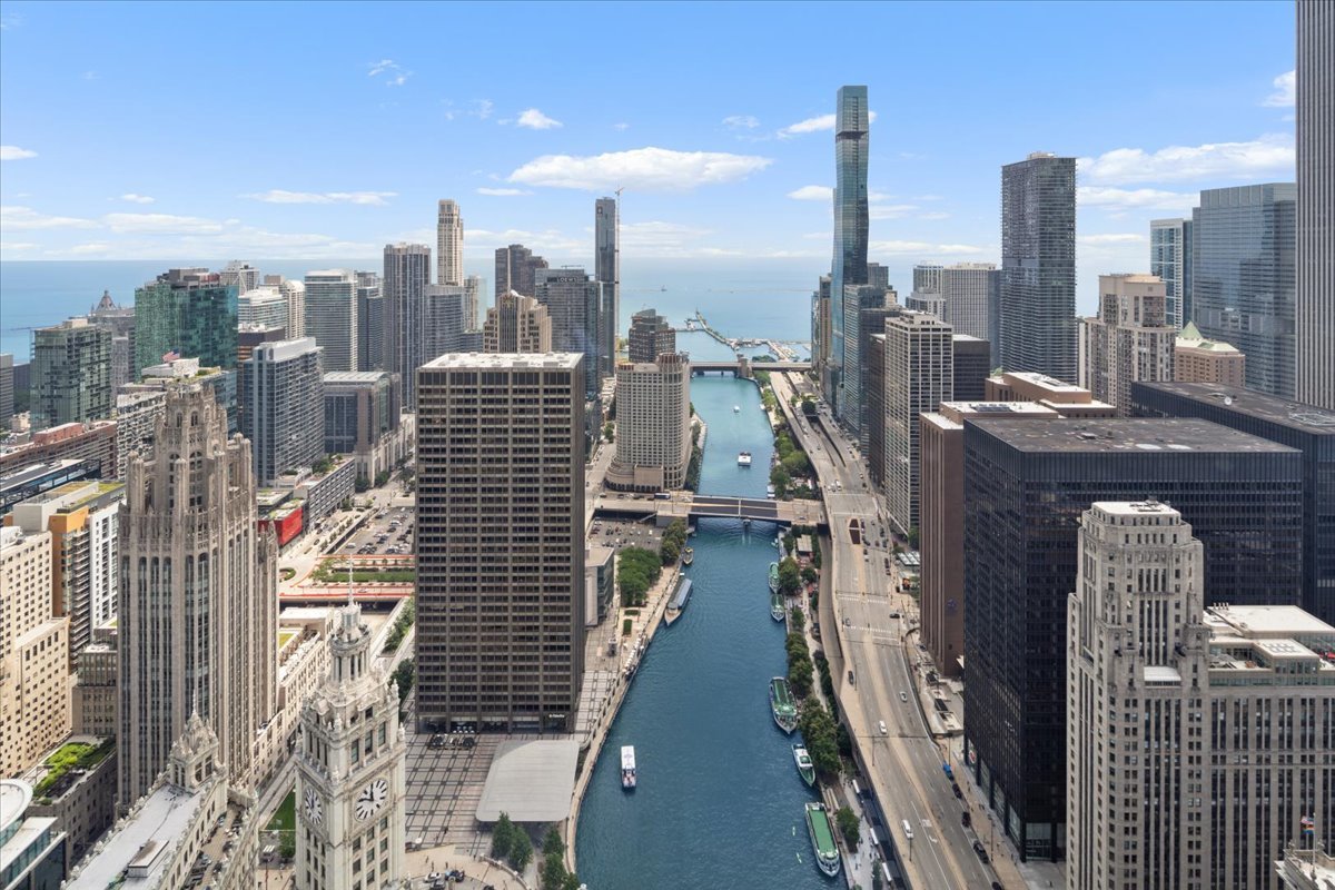 401 N Wabash Avenue 48a Property Photo 3