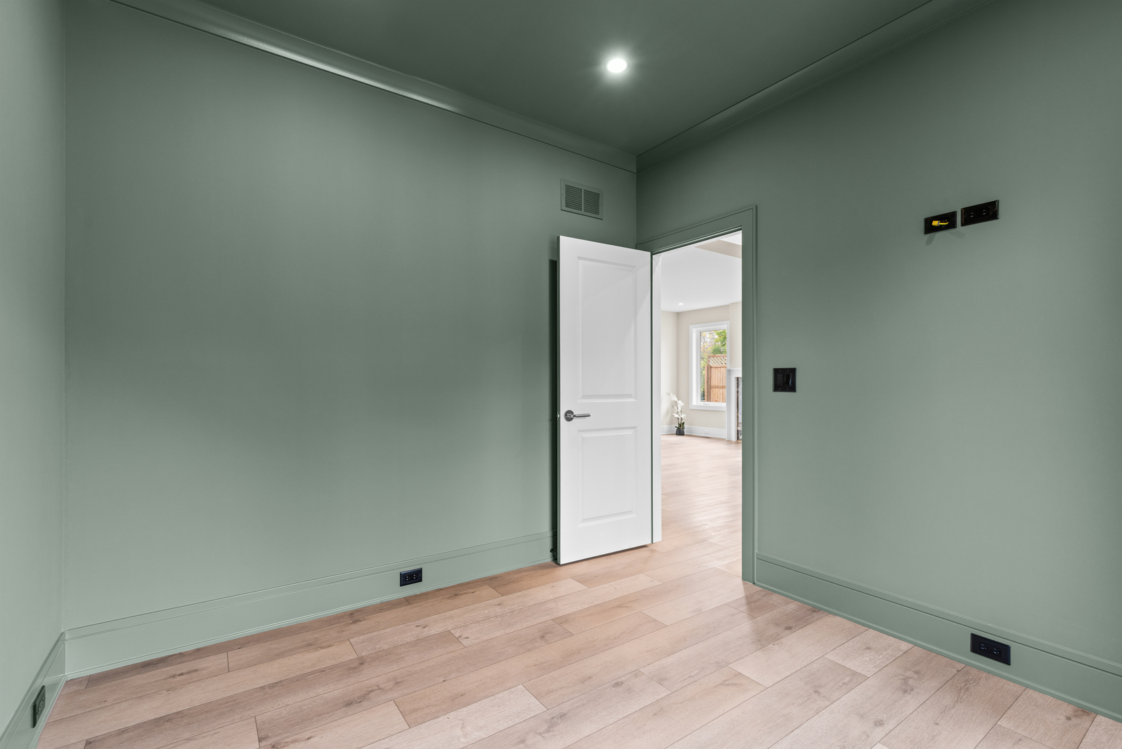36825 N Lake Street Property Photo 16