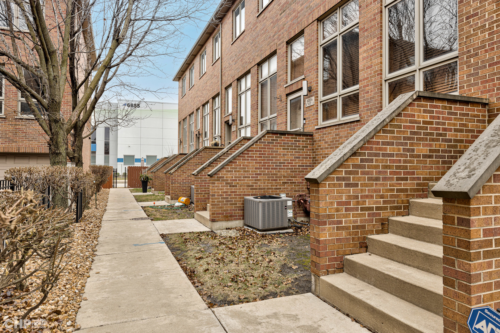 6816 W 65th Street 5 Property Photo 3