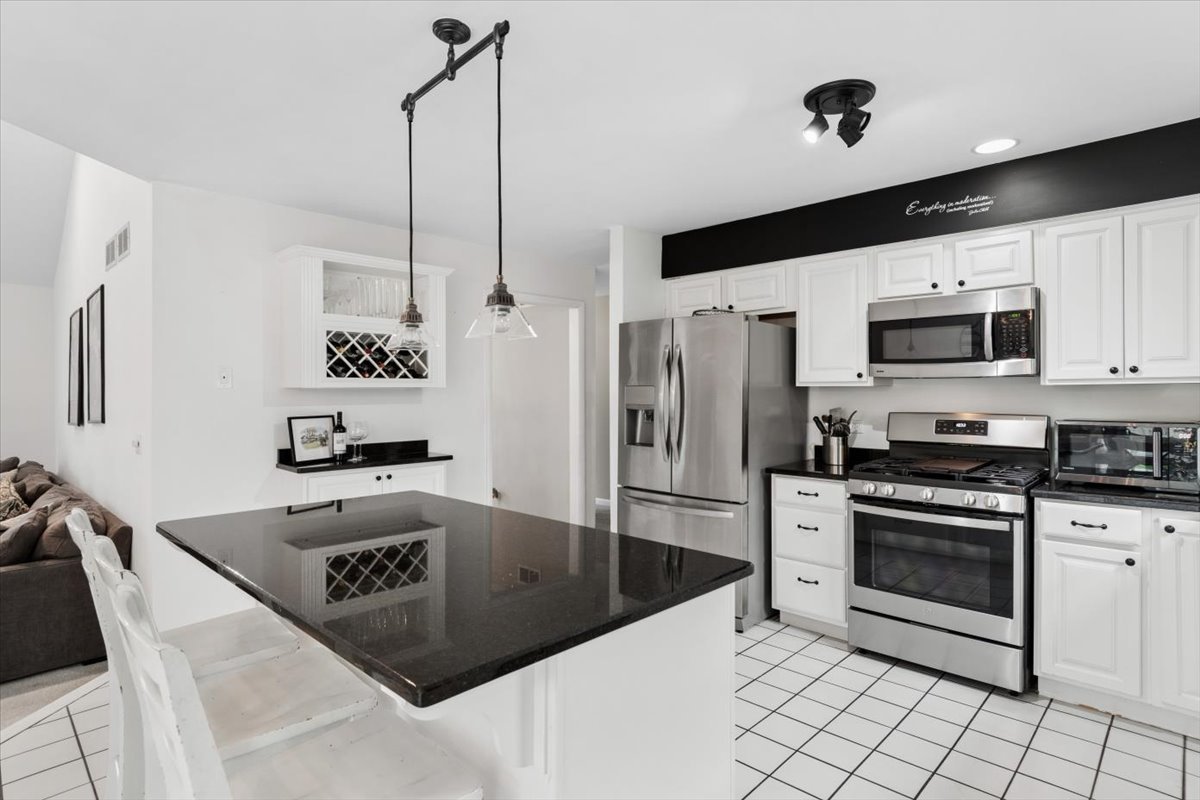 1923 Hillside Lane Property Photo 8