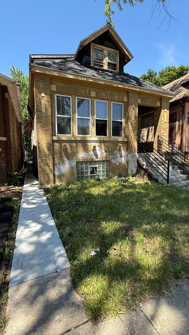 7002 S Hermitage Avenue Property Photo 1