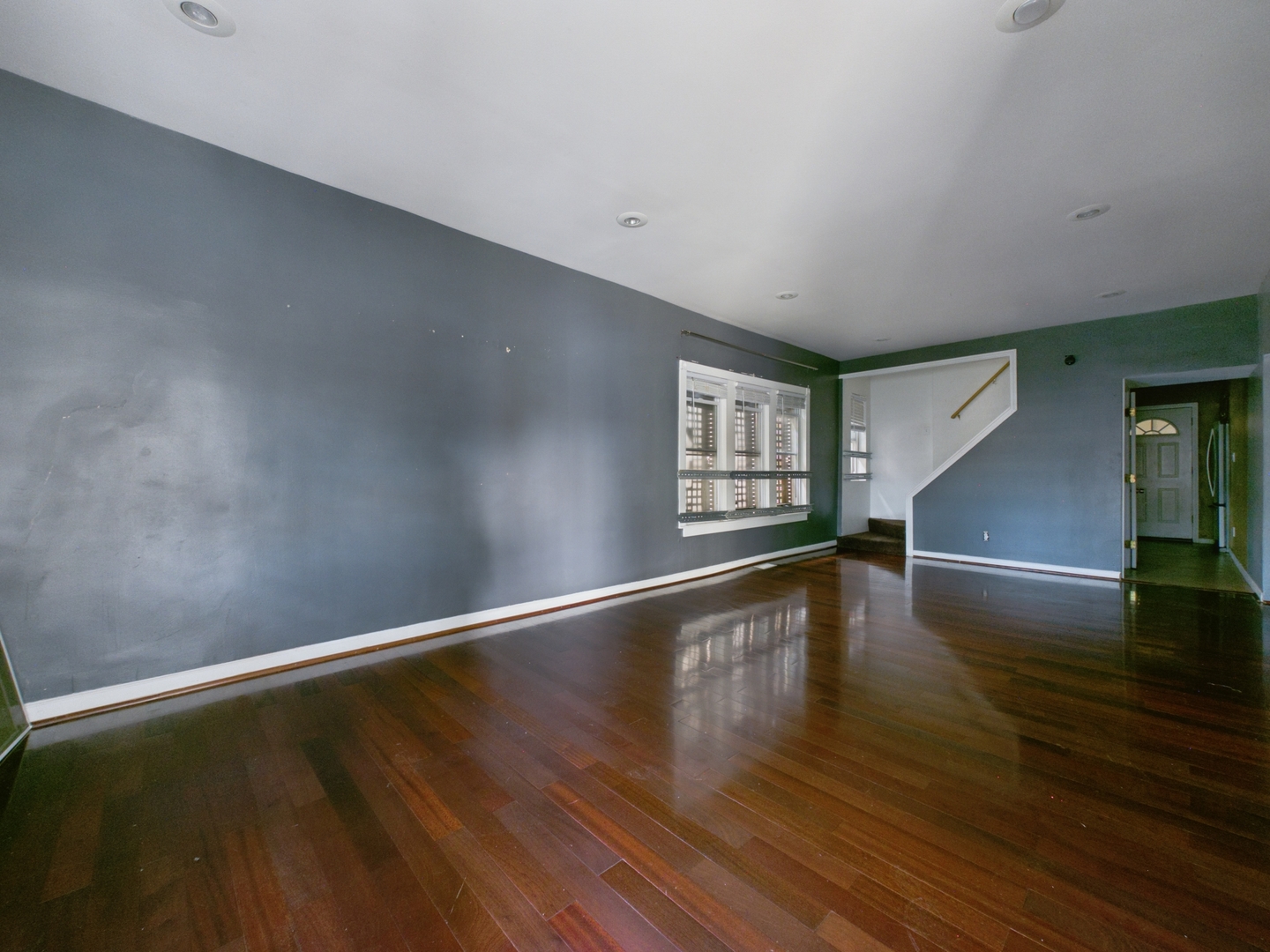 7732 S Winchester Avenue Property Photo 4
