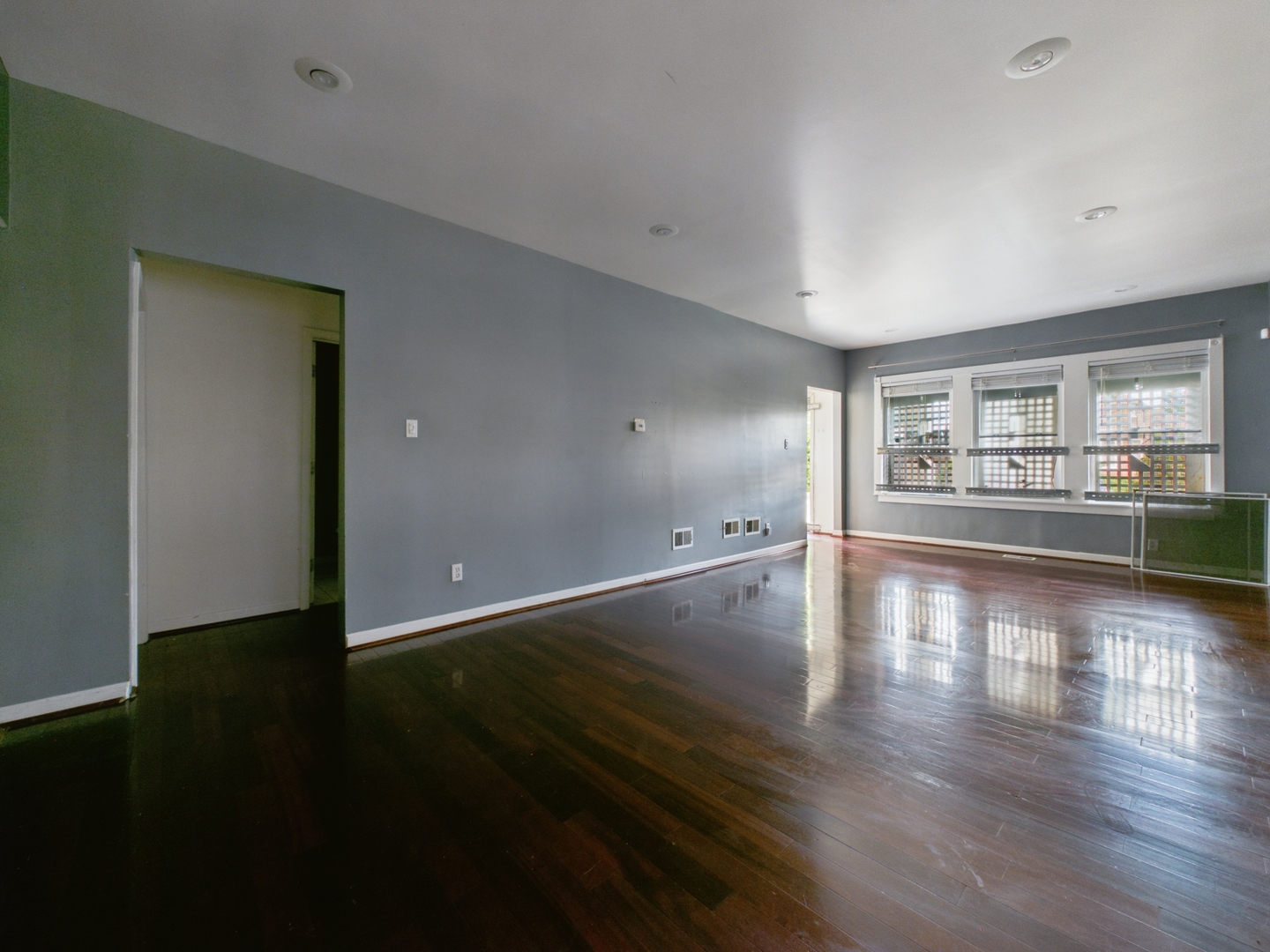 7732 S Winchester Avenue Property Photo 5