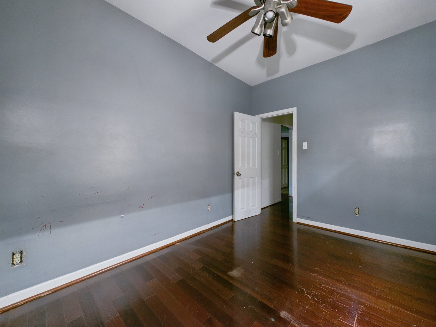 7732 S Winchester Avenue Property Photo 10