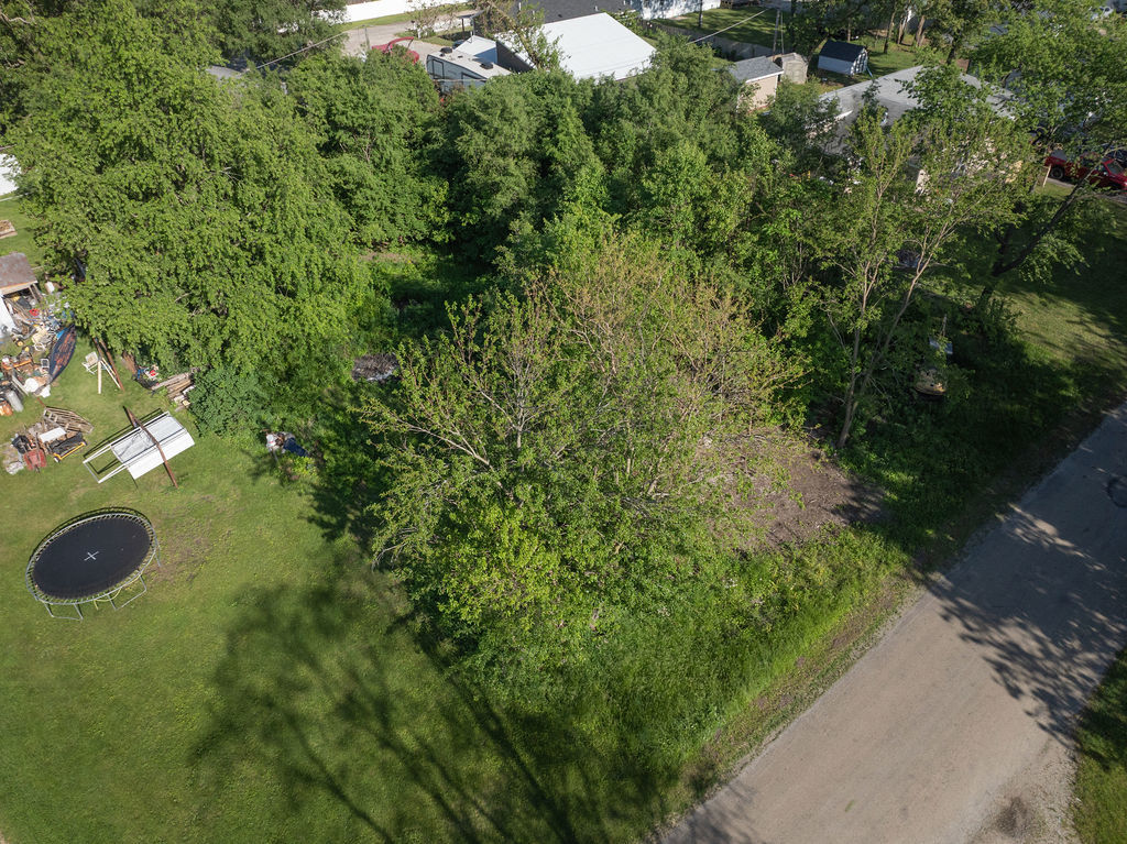 146 N Robert Drive Property Photo 3