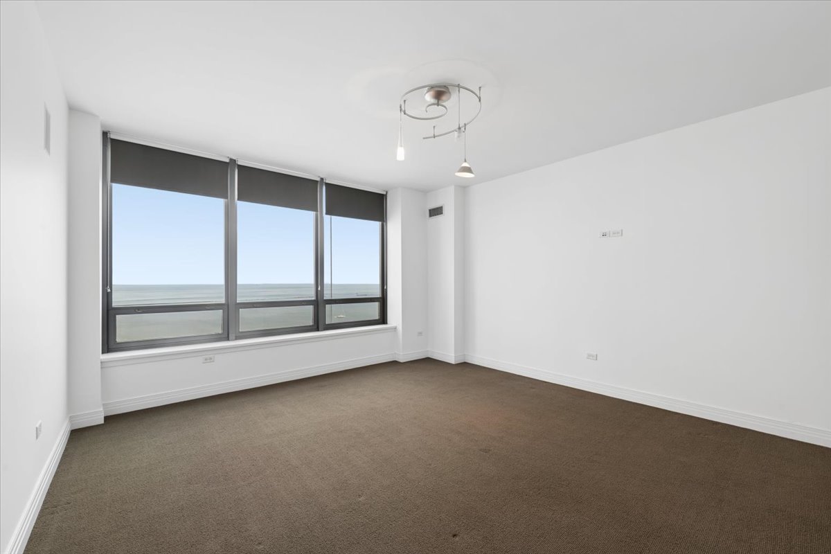 600 N Lake Shore Drive 1305 Property Photo 9