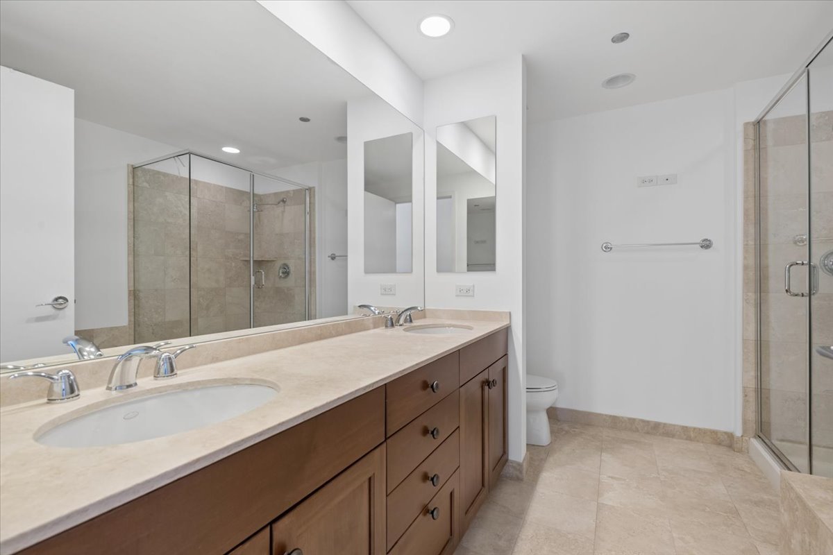 600 N Lake Shore Drive 1305 Property Photo 11